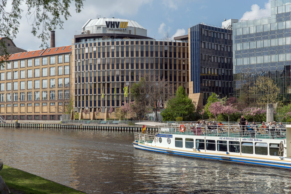 Berlin Mitte Spree Office